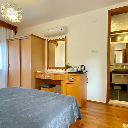 Aida Hotel 2*